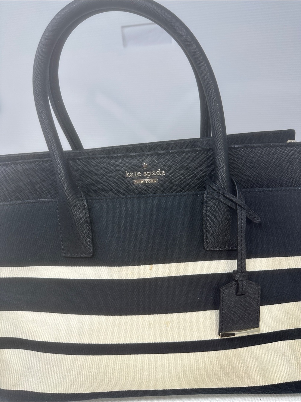 Kate Spade Satchel tote - Picture 3 of 9